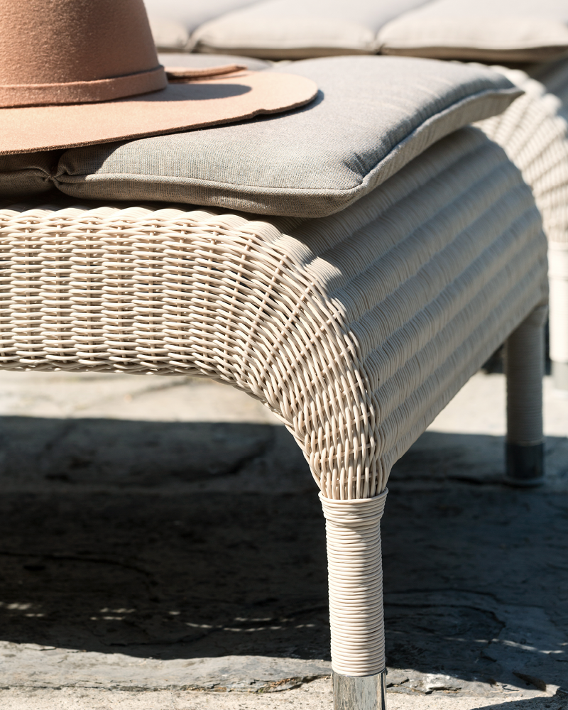 Safi Sunlounger With Arms by Vincent Sheppard | Kartar and Seibo 